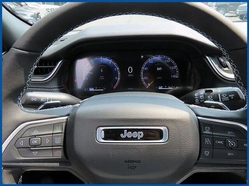 2025 Jeep Grand Cherokee Image 15