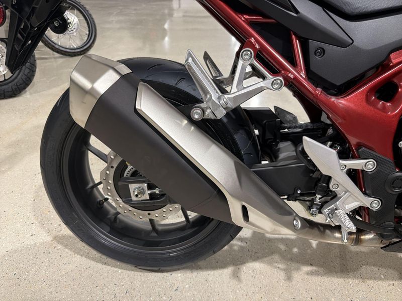 New 2026 Honda CB750 HORNET E-CLUTCH Image 21