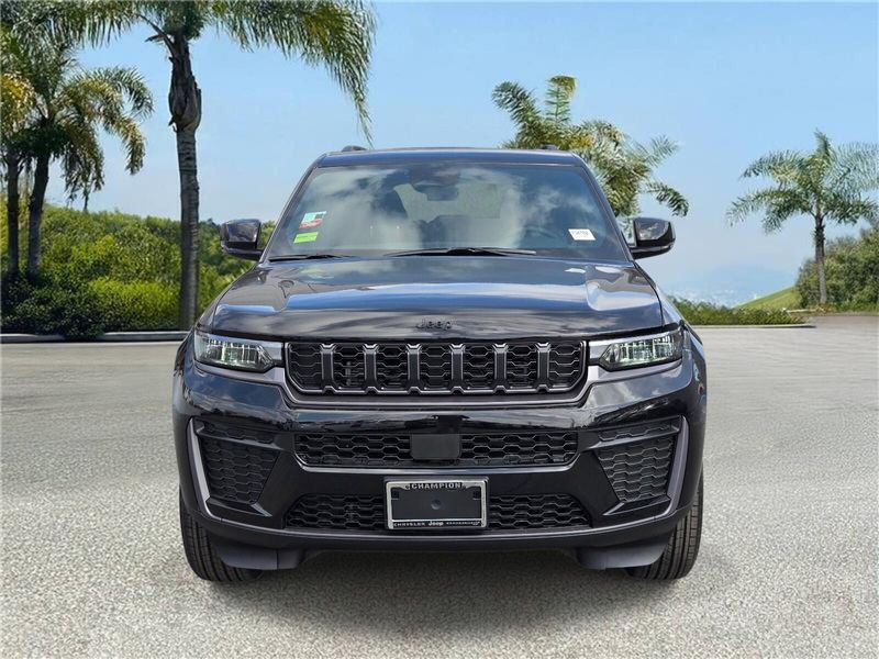 New 2026 Jeep Grand Cherokee Laredo Altitude 4x2