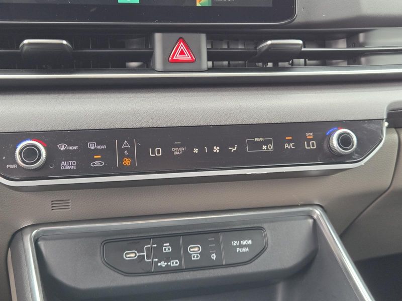 Used 2026 Kia Carnival MPV Hybrid EX FWD