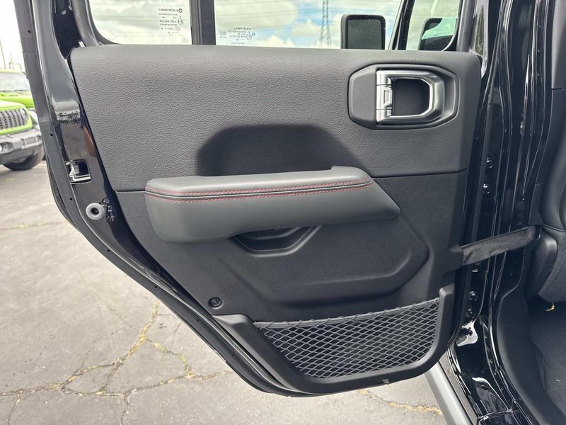 New 2026 Jeep Wrangler 4-door Rubicon X