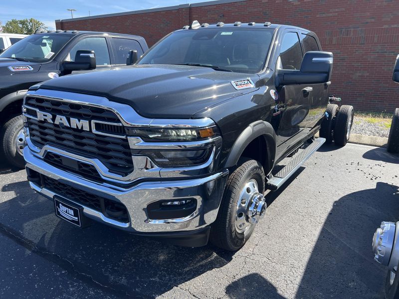 New 2026 RAM 3500 Tradesman Crew Cab Chassis 4x4 60