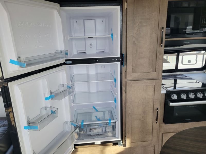 New 2026 KEYSTONE SPRINGDALE 31 SUNROOM Image 25