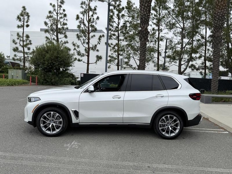 2025 BMW X5 sDrive40iImage 9