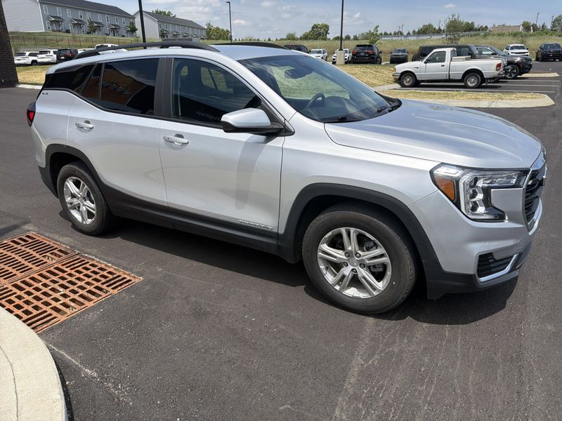 Used 2022 GMC Terrain SLEImage 6
