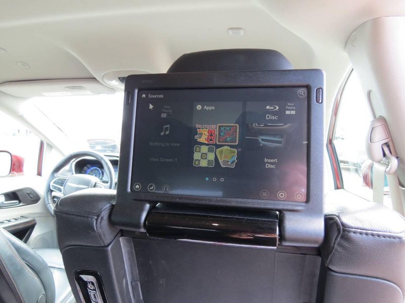 Used 2020 Chrysler Pacifica Touring L Plus 4dr Mini VanImage 32