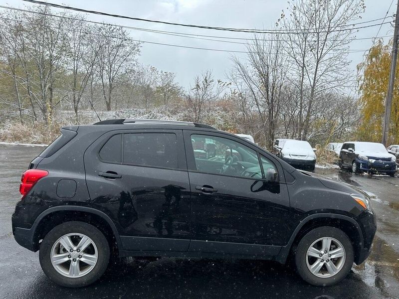 2022 Chevrolet Trax LT photo 4