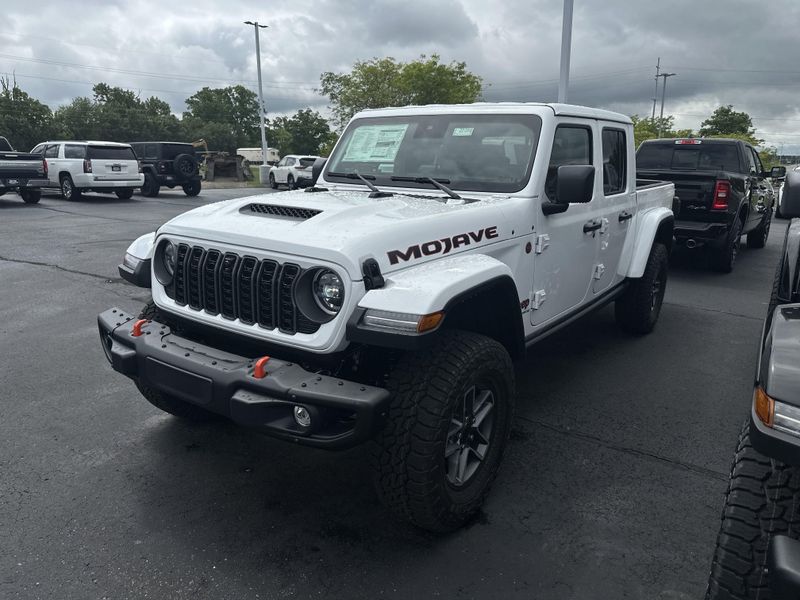 2025 Jeep Gladiator Mojave X 4x4Image 1