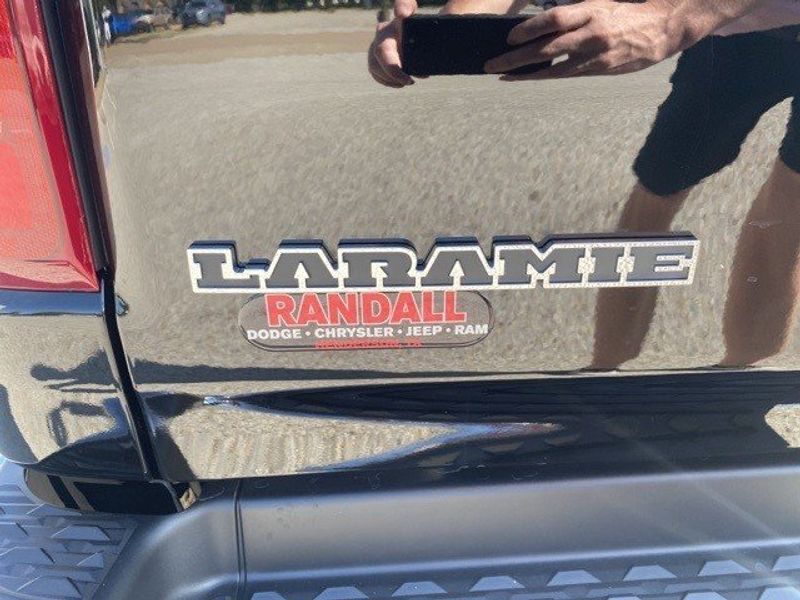 2022 RAM 1500 Laramie Crew Cab 4x4 5