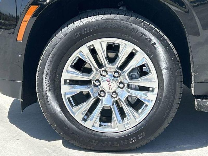 Used 2025 GMC Yukon XL DenaliImage 10