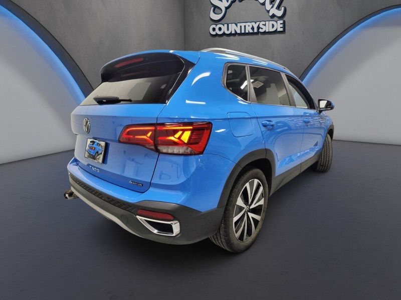 Used 2023 Volkswagen Taos SE AWD w/SunroofImage 12