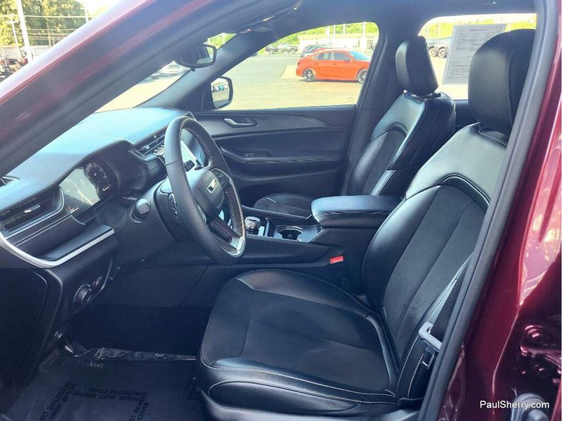 Used 2023 Jeep Grand Cherokee Altitude X