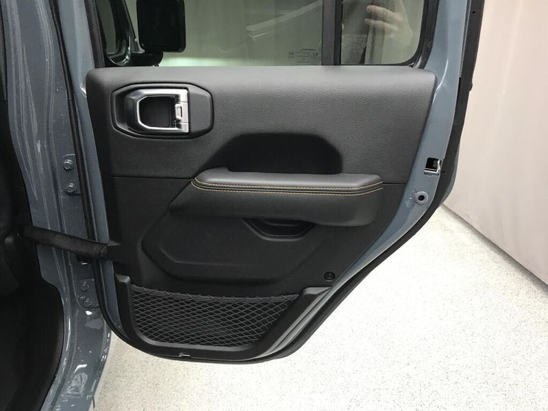 New 2026 Jeep Gladiator Sahara 4x4Image 13