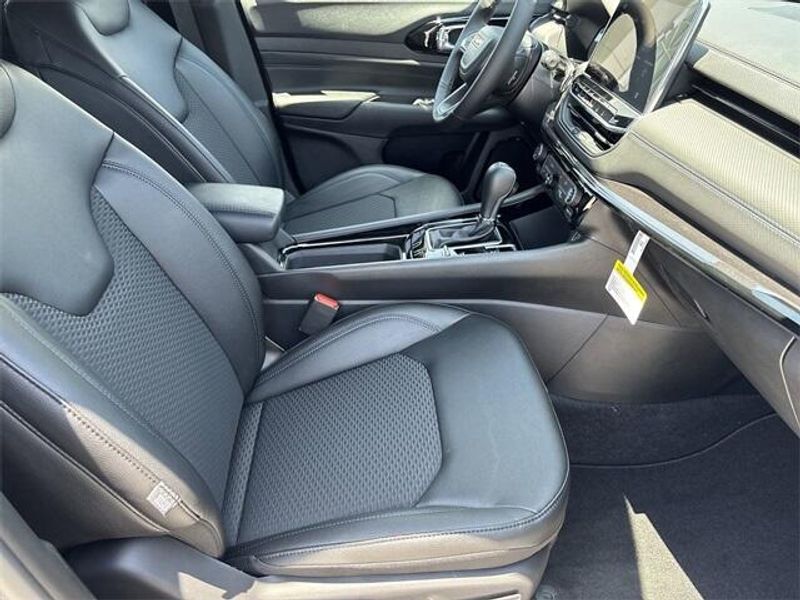 2025 Jeep Compass Latitude 4x4Image 12