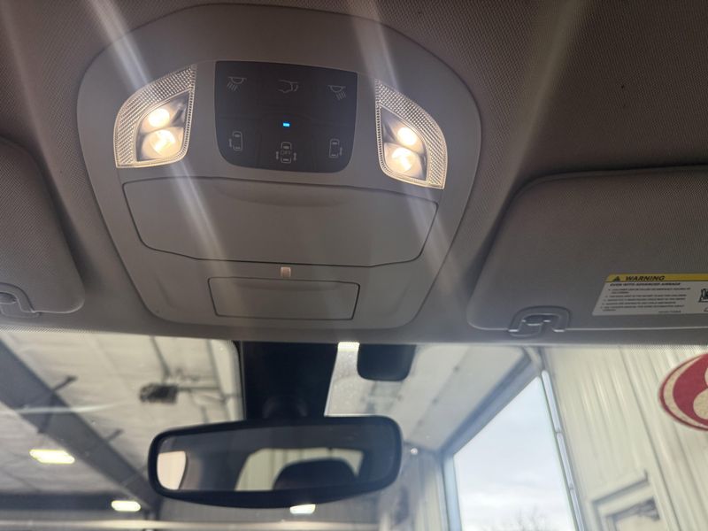 Used 2018 Chrysler Pacifica Touring LImage 20