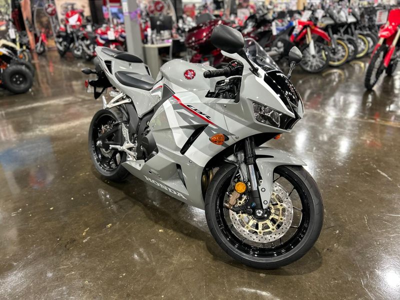 New 2026 Honda CBR600RR Image 2