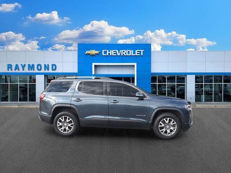 Used 2020 GMC Acadia SLTImage 2