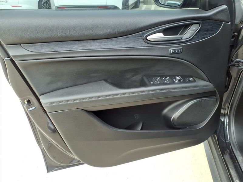Used 2023 Alfa Romeo Stelvio SprintImage 17