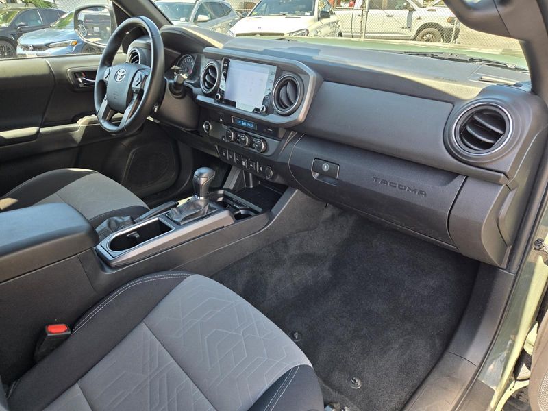 Used 2022 Toyota Tacoma 2WD TRD Off Road Double Cab 5' Bed V6 AT (Natl)