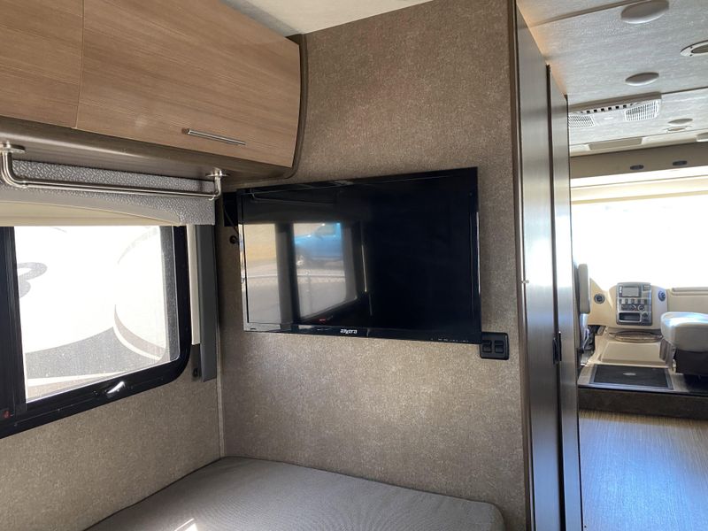 2018 THOR VEGAS 24.1 Image 26