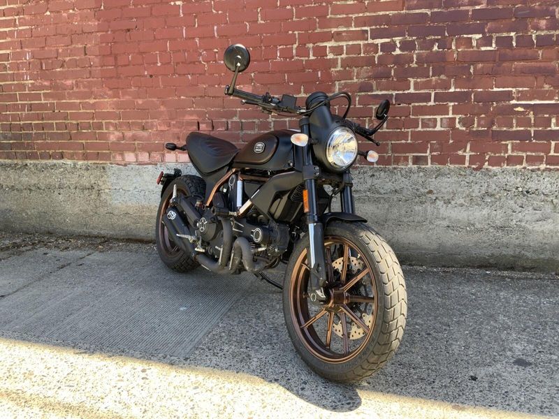 Used 2016 Ducati SCRAMBLER 800 INDEPENDENT ITALIA 