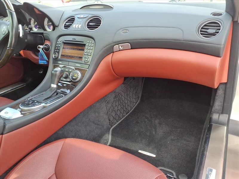 Used 2011 Mercedes-Benz SL 550 550Image 16