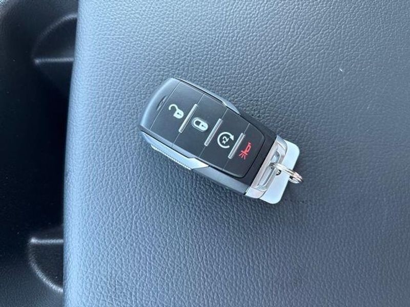 2025 RAM 1500 Tradesman Crew Cab 4x4 5'7' Box