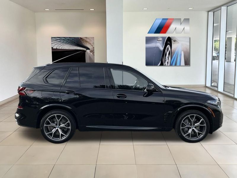2025 BMW X5 xDrive50eImage 9