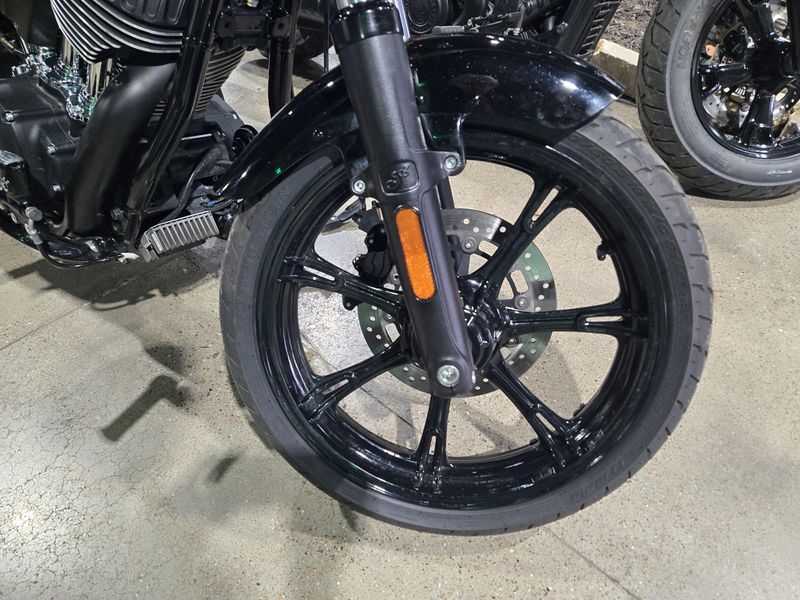 USED 2024 INDIAN MOTORCYCLE CHIEF BLACK METALLIC 49ST BASE Image 19