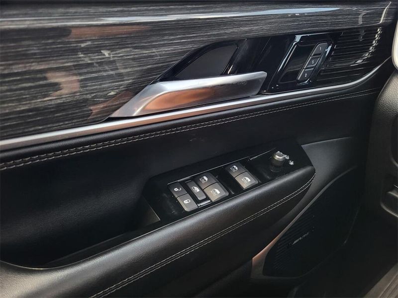2022 Jeep Wagoneer Series IIIImage 25