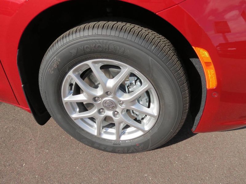 New 2026 Chrysler Voyager LxImage 9