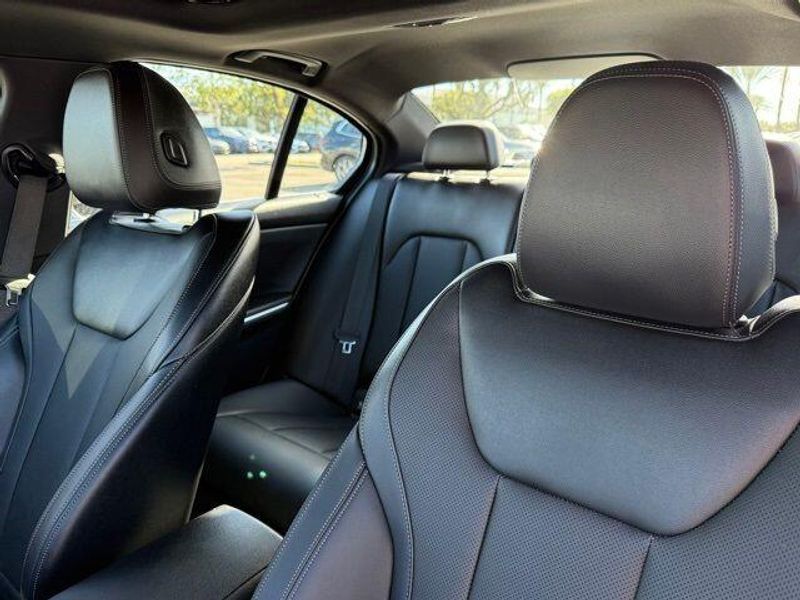 Used 2025 BMW 3 Series 330iImage 21