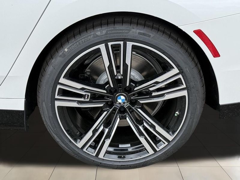 2025 BMW i7 eDrive50Image 16