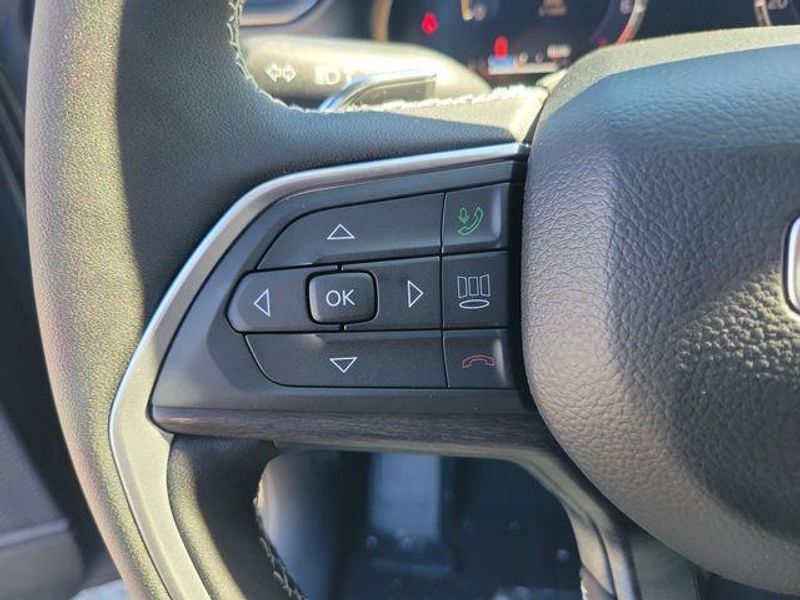 New 2026 Jeep Grand Cherokee Laredo Altitude 4x4