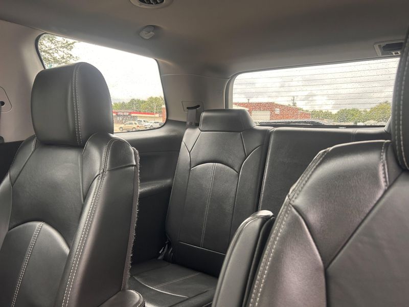 2015 GMC Acadia SLTImage 16