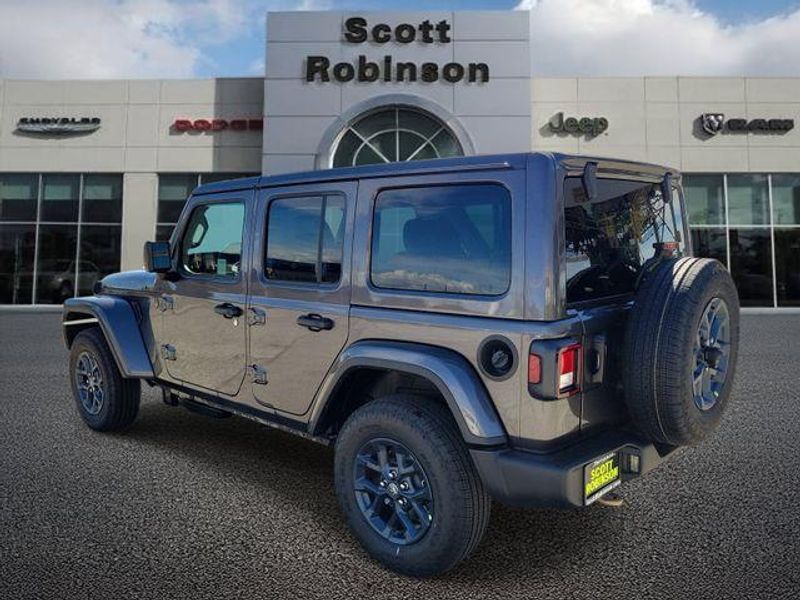 New 2026 Jeep Wrangler 4-door 85th Anniversary Edition