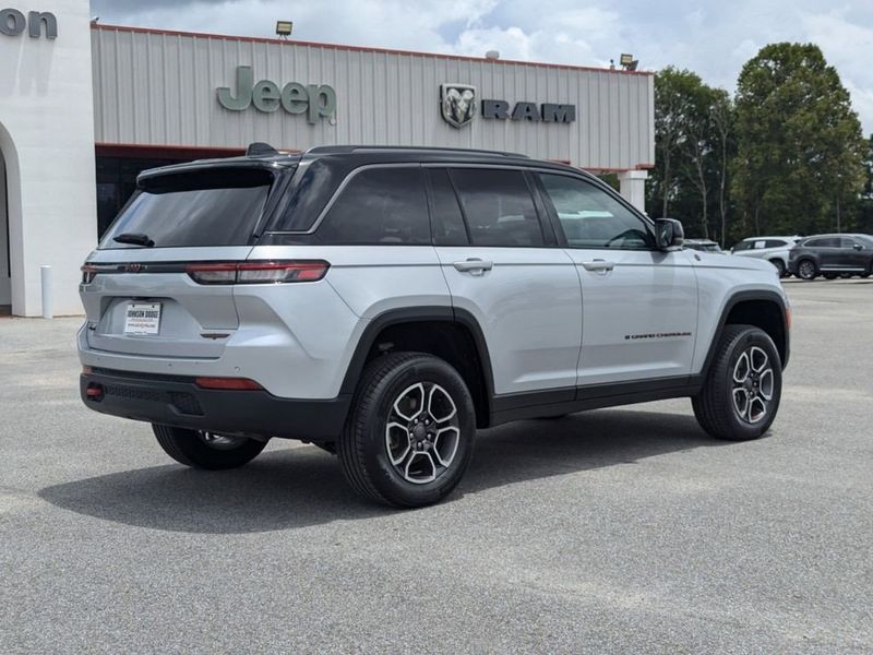 2022 Jeep Grand Cherokee TrailhawkImage 3