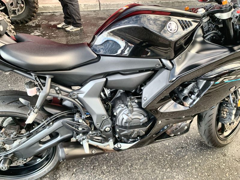 Used 2022 Yamaha YZF-R7 CA Image 14