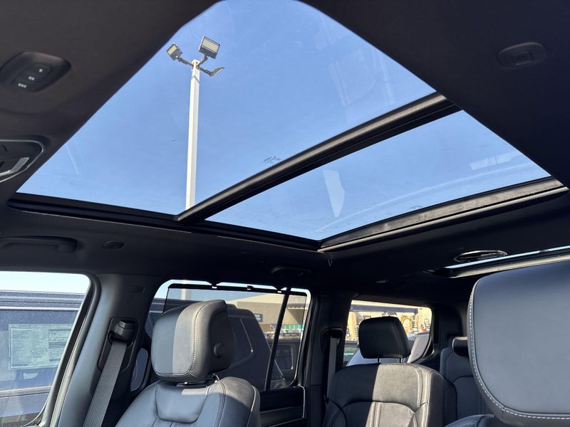 2026 Jeep Grand Wagoneer Limited Reserve 4x4Image 47