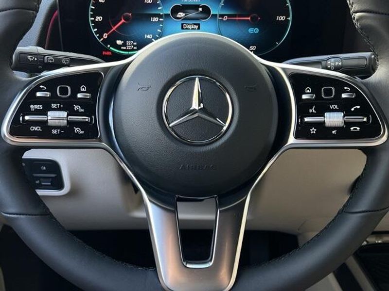 2023 Mercedes-Benz EQB 300Image 18