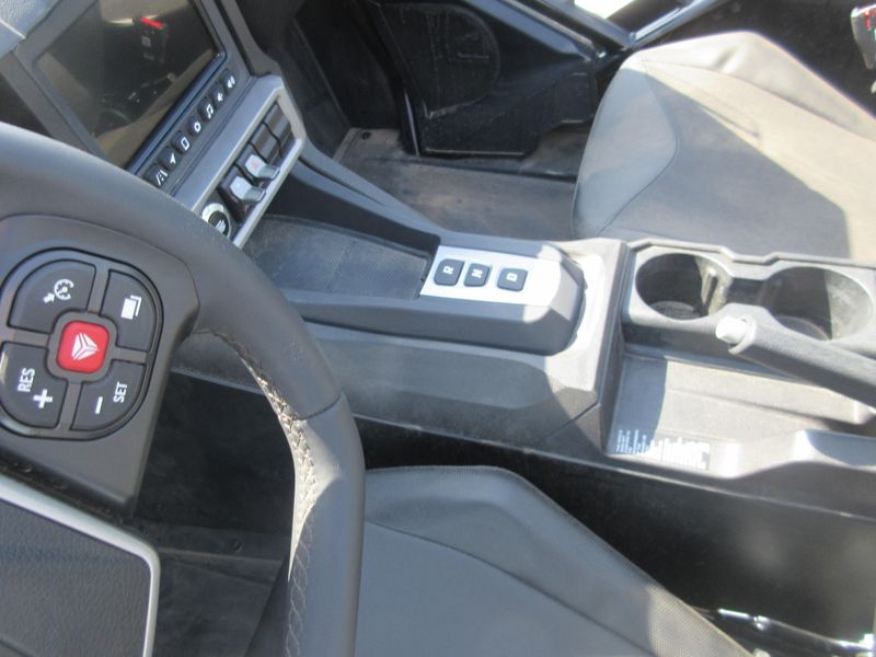 USED 2024 POLARIS SLINGSHOT SL AUTODRIVE Image 21