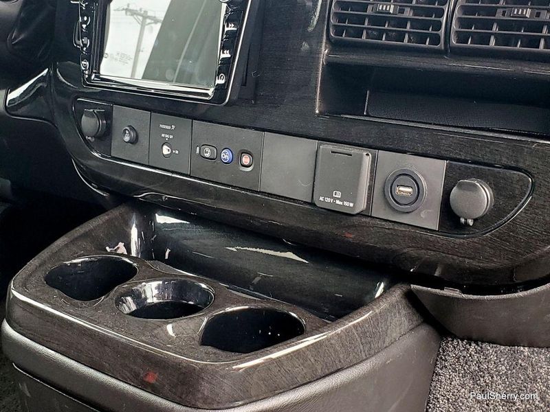 2022 GMC Savana Cargo Image 40