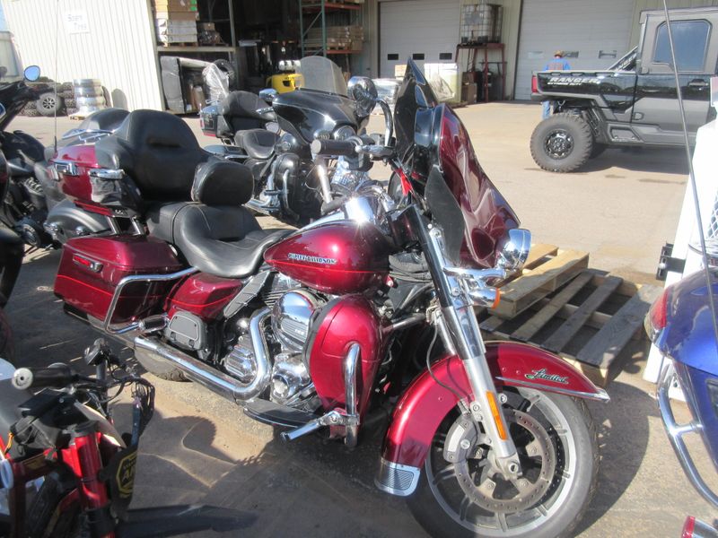 USED 2016 HARLEY ELECTRA GLIDE ULTRA LIMITED Image 1