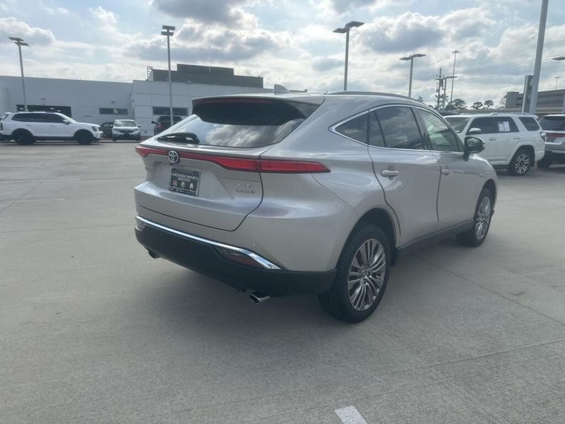 Used 2022 Toyota Venza XLEImage 5