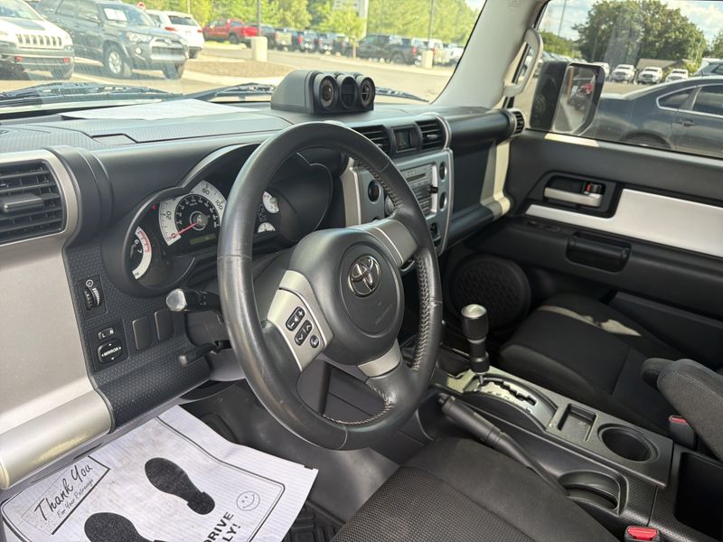 Used 2007 Toyota FJ Cruiser Image 42