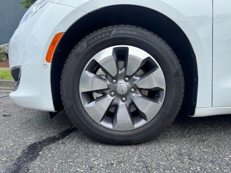 2018 Chrysler Pacifica Hybrid Limited