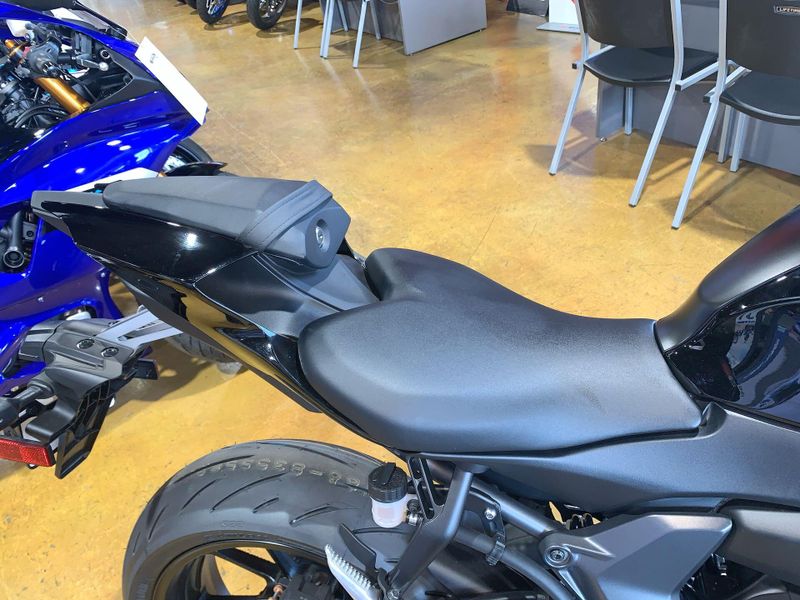 New 2025 Yamaha YZF-R7 Image 16