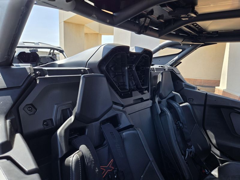 2025 Can-Am MAVERICK R MAX X RS 999TDCT TRIPLE BLACK Image 18