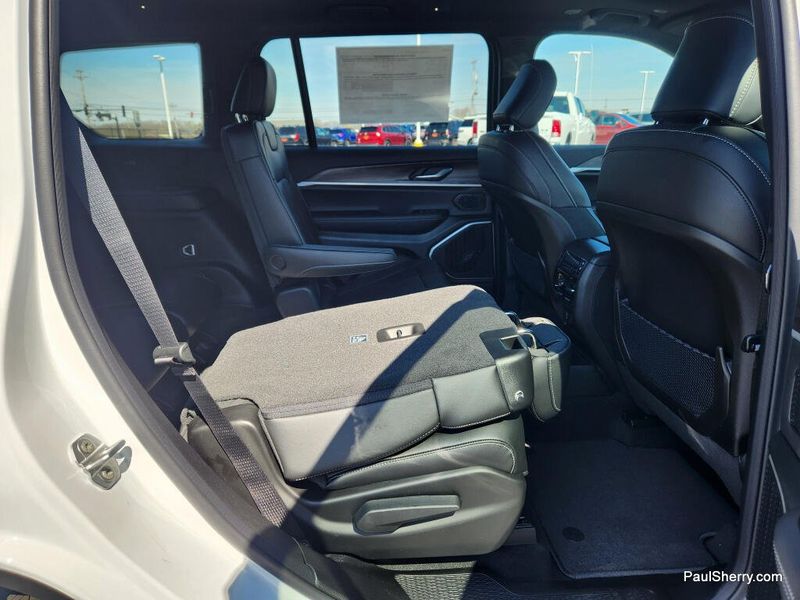 New 2026 Jeep Grand Cherokee L Limited 4x4