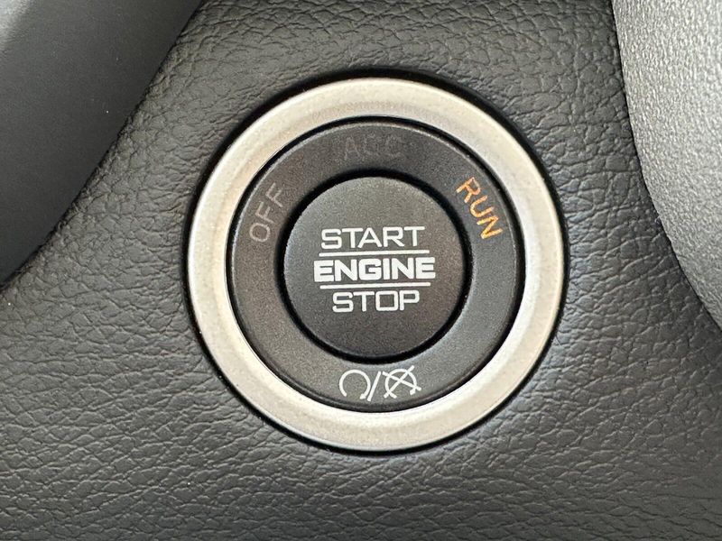 2024 RAM 3500 LaramieImage 19